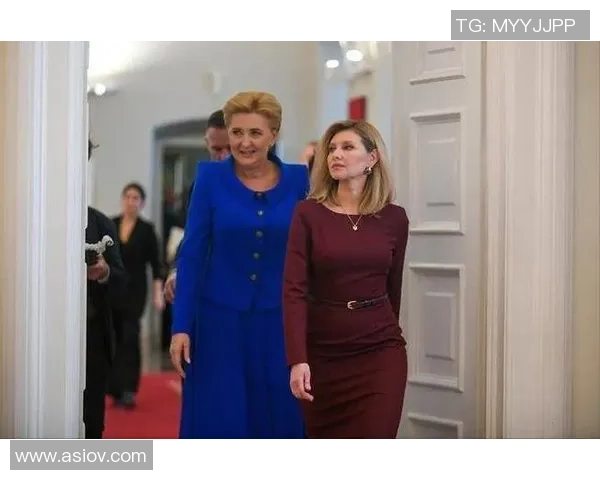 欧美足球明星的女友们的魅力与风采揭秘他们的爱情故事与时尚生活一览