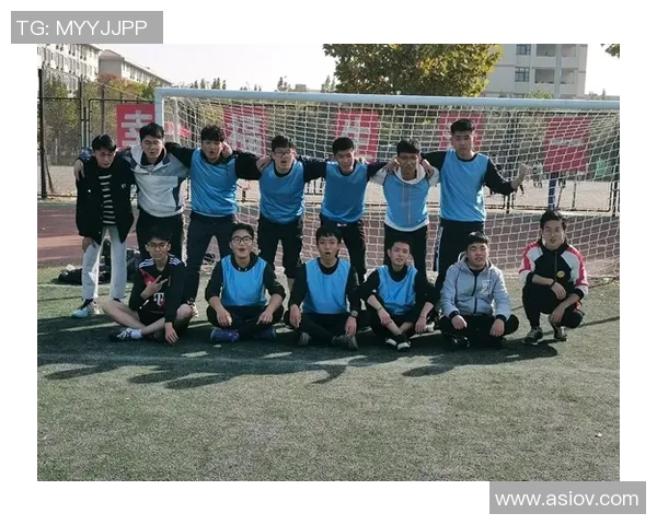 青春风采与足球梦足球明星们的年轻颜值大揭秘